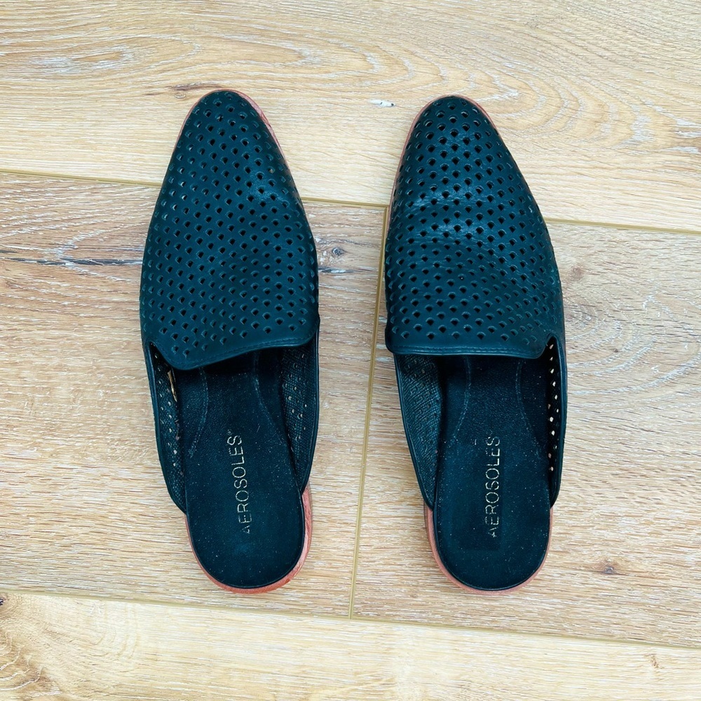 Aerosoles Black Leather Flats size 7